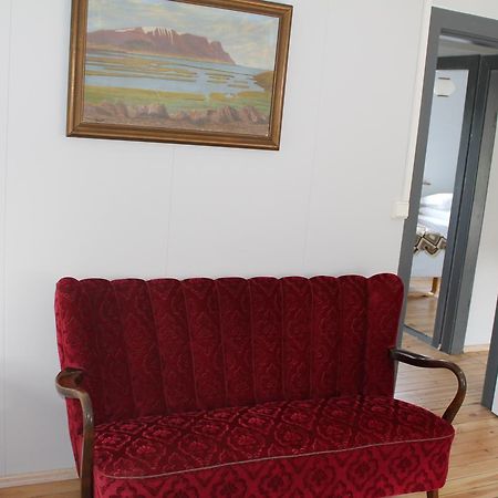 Midhop Guesthouse Thingeyrar المظهر الخارجي الصورة